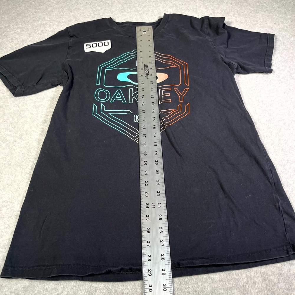Oakley Buckle T Shirt Mens XL Black Graphic Print Logo Regular Fit Crew Neck - Picture 4 of 7